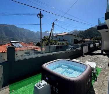 Sao Vicente House | Holiday home with game room and entertainment