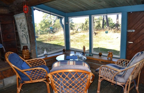 Varmdo Cottage | Holiday home with lake view, central location Värmdö. Rowing boat