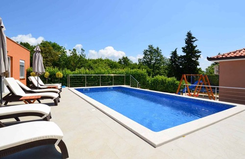 Melnica House | Holiday home with pool and children's playground