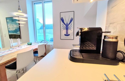 Treffiagat House | Holiday home with sauna 40m from the beach