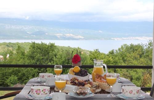Risika House | Holiday Home with Sea View