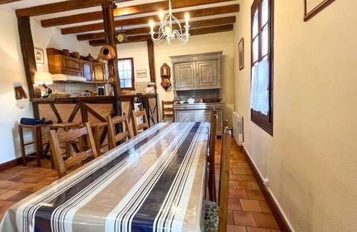 Tremolat House | Holiday home with swimming pool and garden in a typical village