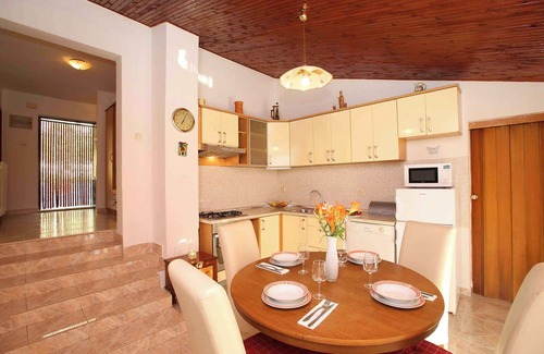 Ripenda Verbanci House | Holiday home with swimming pool and barbecue