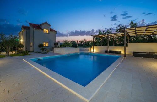 Krusevo Villa | Holiday home with swimming pool Villa Camellia