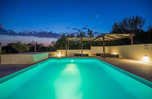 Krusevo Villa | Holiday home with swimming pool Villa Camellia