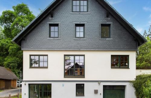 Friedrichshoehe Apartment | Holiday Home with Terrace, cleaning included