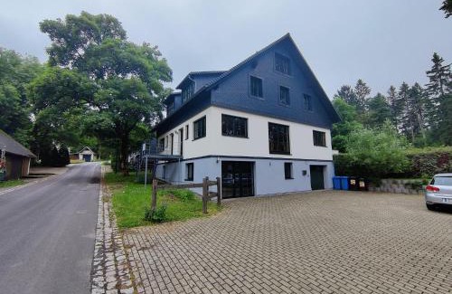 Friedrichshoehe Apartment | Holiday Home with Terrace