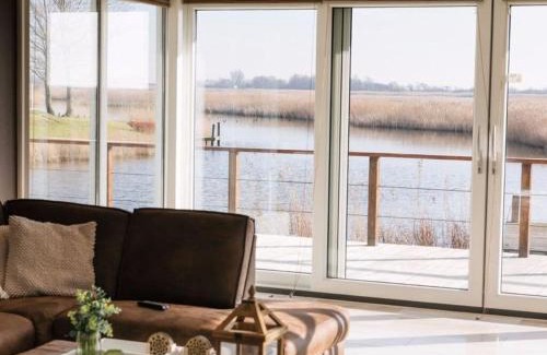 Makkum Apartment | Holiday home Zanddrijver