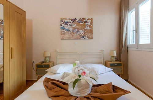 Spartia House | Holiday Home "Zoumpouli 5" with Sea View, Garden & Wi-Fi