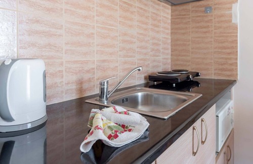 Spartia House | Holiday Home "Zoumpouli 1" with Sea View, Garden & Wi-Fi