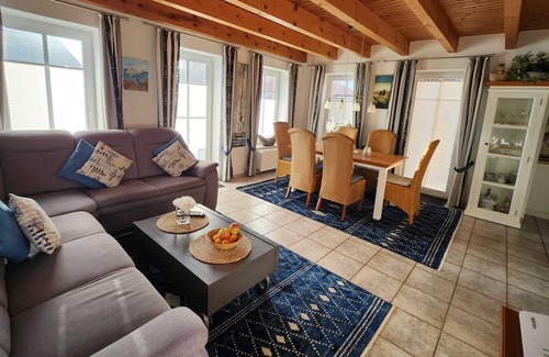 Neßmersiel House | 🍀 Holiday home Zwergrobbe comfort house with garden terrace, patio furniture