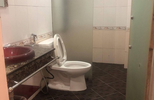 Ngo Quyen Hotel | Holiday Hotel 2