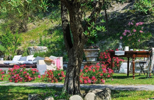 Acqualagna House | Holiday house Acqualagna for 1 - 10 persons with 5 bedrooms - Holiday home