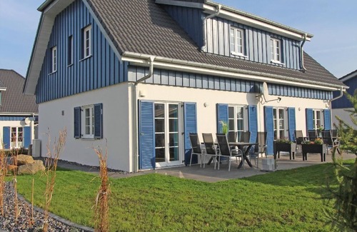 Altefaehr House | Holiday house Altefähr for 1 - 7 persons with 3 bedrooms - Twin house