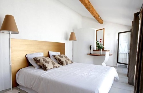 Barbentane House | Holiday house Barbentane for 1 - 9 persons with 4 bedrooms - Row house