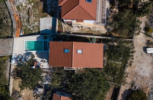 Drvenik Mali House | Holiday house Bože - 10m from the sea: - Drvenik Mali (Island Drvenik Mali), Riviera Trogir,