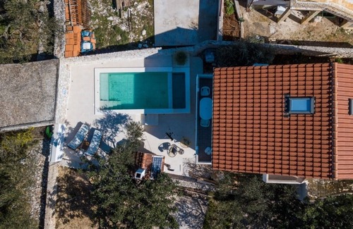 Drvenik Mali House | Holiday house Bože - 10m from the sea: - Drvenik Mali (Island Drvenik Mali), Riviera Trogir,