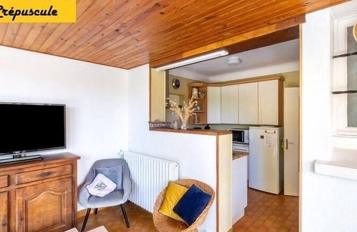 Anneville-sur-Mer House | Holiday house Anneville sur Mer for 1 - 7 persons with 3 bedrooms - Holiday house