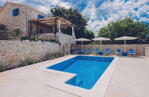 Gabonjin House | Holiday house Gabonjin for 1 - 11 persons with 5 bedrooms - Twin house