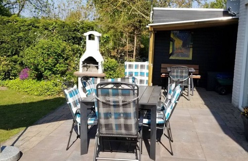 Ouddorp Boat Rental | Holiday house in Ouddorp with 1 bedroom