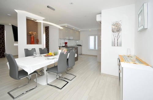 Kastel Stafilic House | Holiday house Kaštel Štafilić for 1 - 14 persons with 7 bedrooms - Holiday house