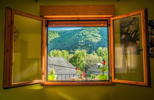La Omanuela House | Holiday house La Omañuela for 1 - 2 persons with 1 bedroom - Casa Rural