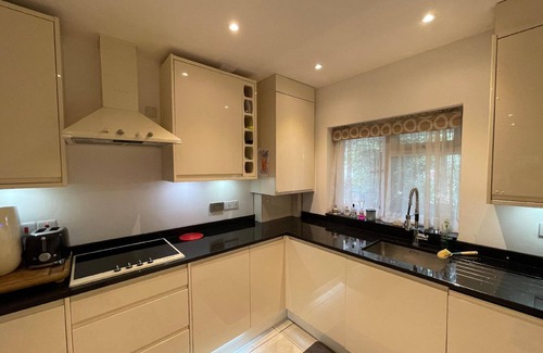 Acton House | Holiday house London for 1 - 7 persons with 4 bedrooms - Row house