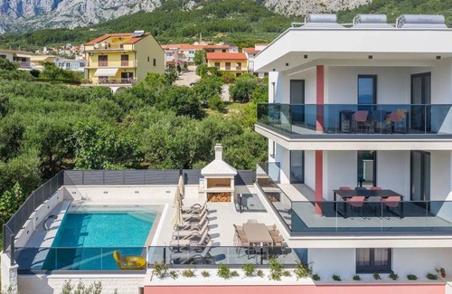 Bili brig House | Holiday house Makarska for 1 - 12 persons with 6 bedrooms - Holiday apartment in one or multi-family