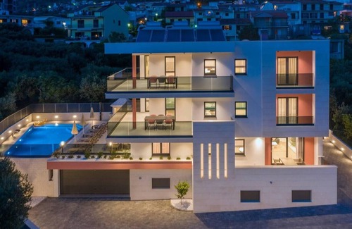 Bili brig House | Holiday house Makarska for 1 - 12 persons with 6 bedrooms - Holiday apartment in one or multi-family