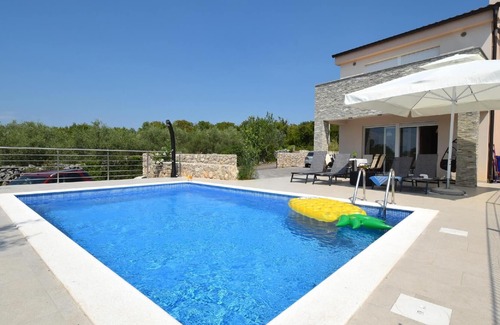 Barusici House | Holiday house Malinska for 1 - 7 persons with 3 bedrooms - Holiday home