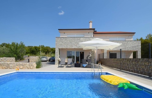 Barusici House | Holiday house Malinska for 1 - 7 persons with 3 bedrooms - Holiday home