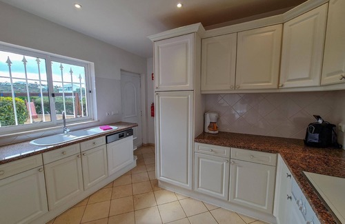 Alfarrobeira House | Holiday house Odiáxere for 1 - 6 persons with 3 bedrooms - Holiday house