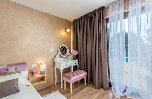 Sveti Lovrec Villa | Holiday house pool & spa