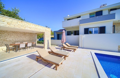 Risika House | Holiday house Risika for 1 - 8 persons with 3 bedrooms - Holiday home