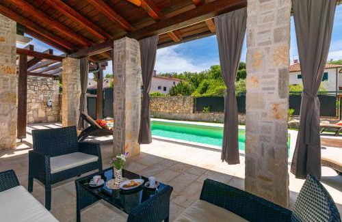 Porat House | Holiday house SEASCAPE I with private pool and spacious garden