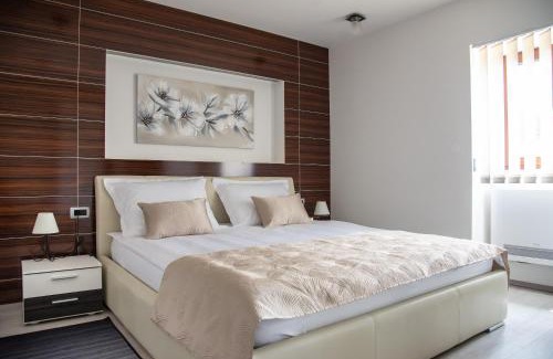 Risika Villa | Holiday house Toš-Vila with heated pool