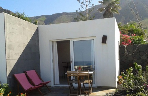 Urbanizacion Famara House | Holiday house Urbanización Famara for 1 - 4 persons with 1 bedroom - Holiday house