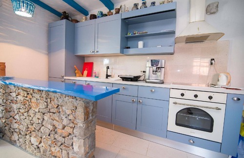 Veli Losinj House | Holiday house Veli Losinj for 1 - 4 persons with 2 bedrooms - Row house