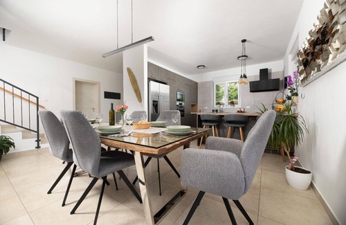 Risika House | Holiday house Vrbnik for 2 - 6 persons with 3 bedrooms - Row house