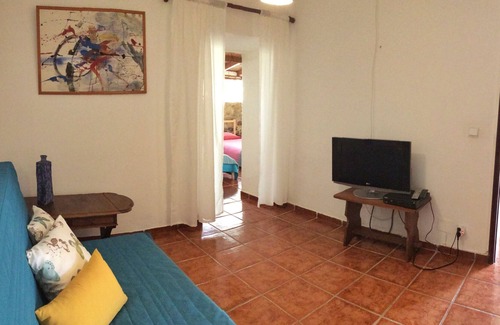 Ericeira Cottage | Holiday house w/ garden and small swimming pool 4 km to beach of Ribeira de Ilhas.