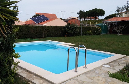 Ericeira Cottage | Holiday house w/ garden and small swimming pool 4 km to beach of Ribeira de Ilhas.