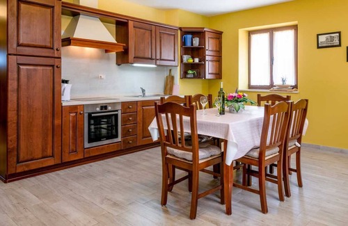 Farini Villa | Holiday house with 3 bedrooms, open outdoor kitchen and swimming pool
