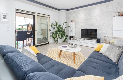 Radetici Villa | Holiday house with pool, large covered terrace and table tennis
