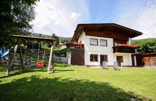 Wenns House | Holiday house with stunning views of the Pitztal mountains