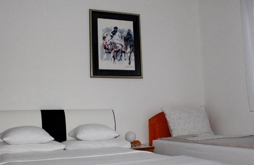 Mali Radic House | Holiday In Bihać - Triple Room with Shower 1