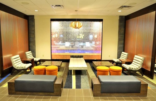 South Charleston Hotel | Holiday Inn and Suites Charleston West, an IHG Hotel