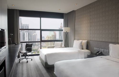 Bangkok Central Business District Hotel | Holiday Inn Bangkok Sukhumvit by IHG