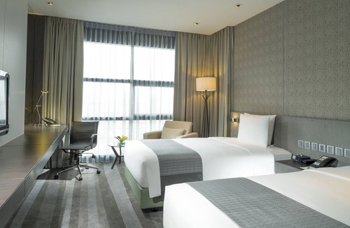 Bangkok Central Business District Hotel | Holiday Inn Bangkok Sukhumvit by IHG