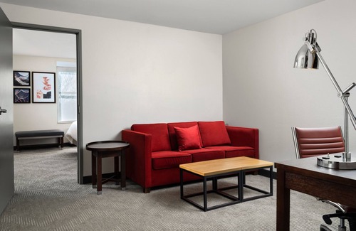 West Chester Hotel | Holiday Inn Cincinnati Liberty Way by IHG