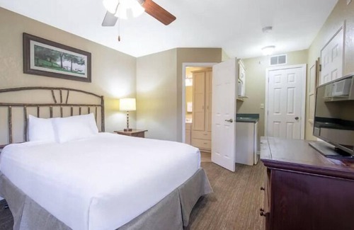 Sheridan Condo | Holiday Inn Club Fox River Resort 2br ~ Friday check-in